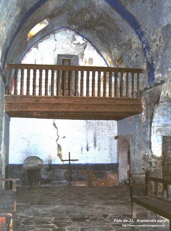 NAVE HACIA LOS PIES, ANTES DE LA RESTAURACIÓN